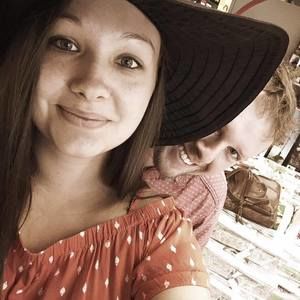 Meet your Posher, Olivia